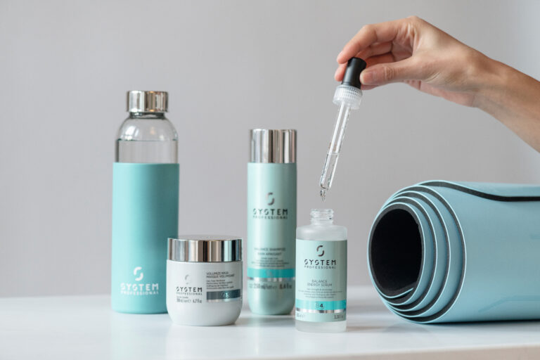Productos de cuidado capilar en envases modernos